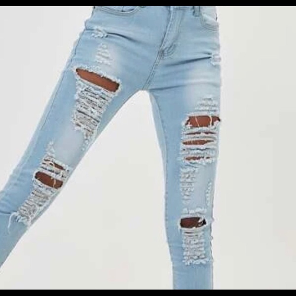light wash ripped skinny jeans